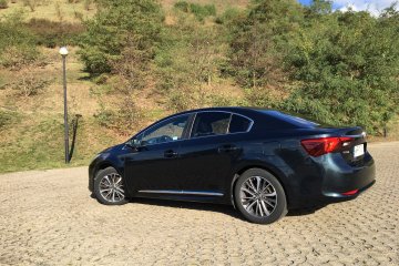 Toyota Avensis IV Premium + Style + Executive - SALON Polska